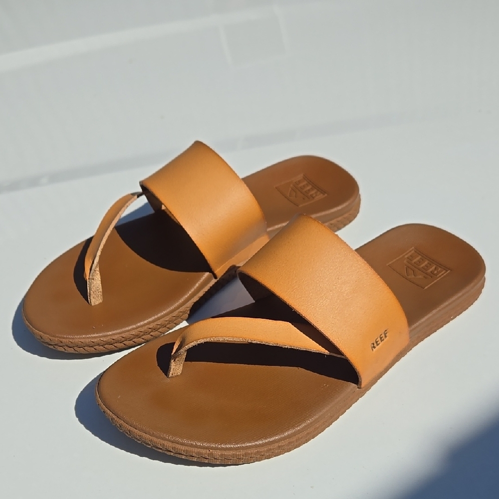 Reef Light Brown Leather Flip-Flops